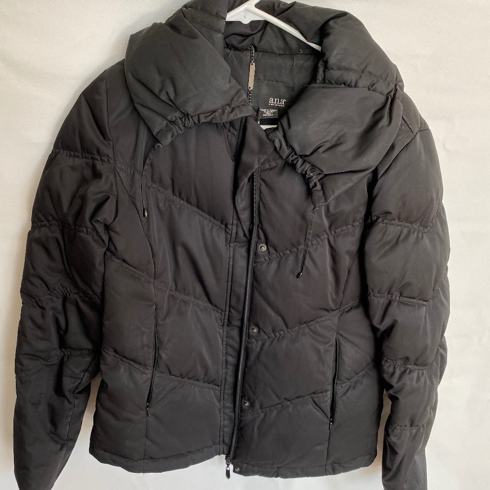 “A.n.a. : a new approach” brand puffer coat. Size small.